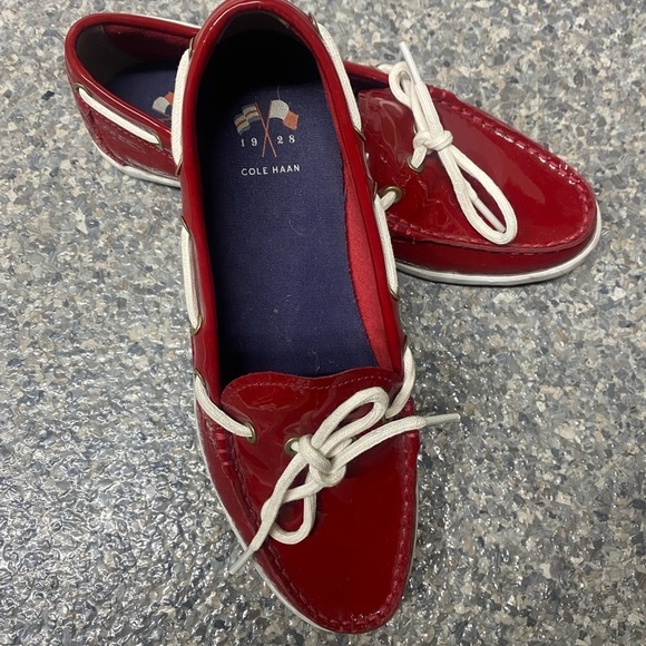 Cole Haan Nantucket Camp Red Loafer with White Trim, size 8 - Picture 1 of 6